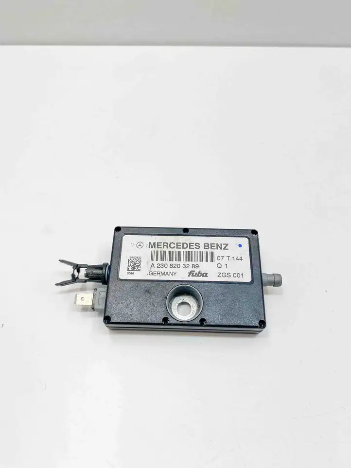 Mercedes-Benz SL R230 (2001 - 2012) 2308203289 Усилитель антенны — фото 1