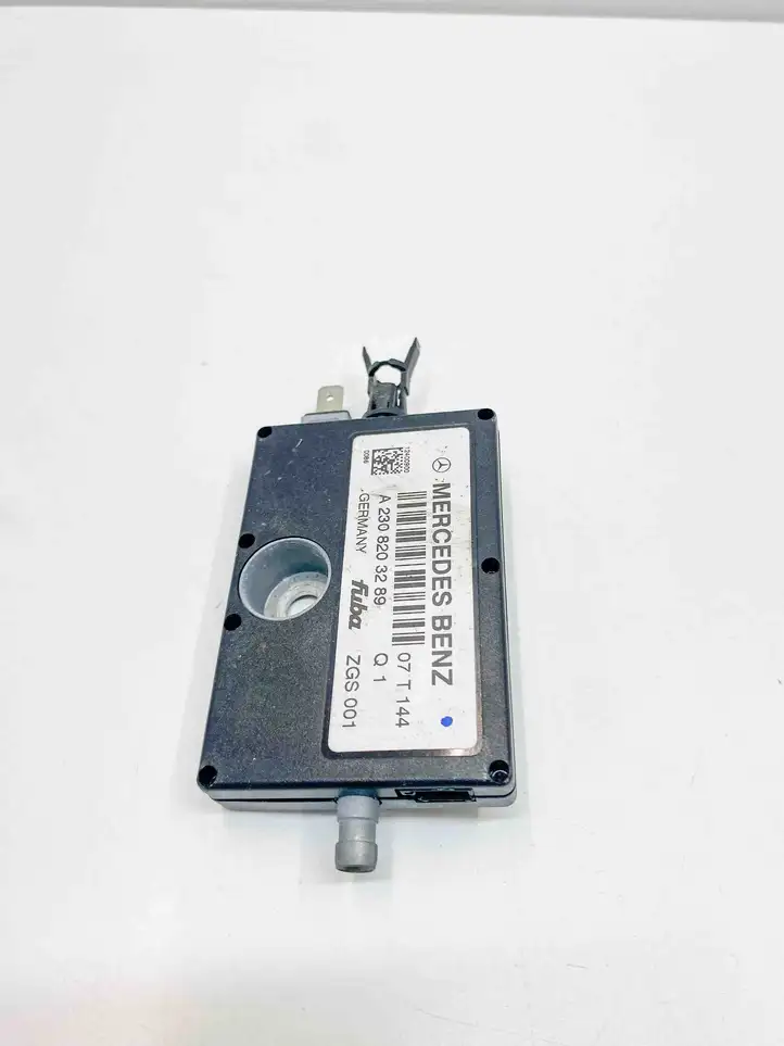 Mercedes-Benz SL R230 (2001 - 2012) 2308203289 Усилитель антенны — фото 2