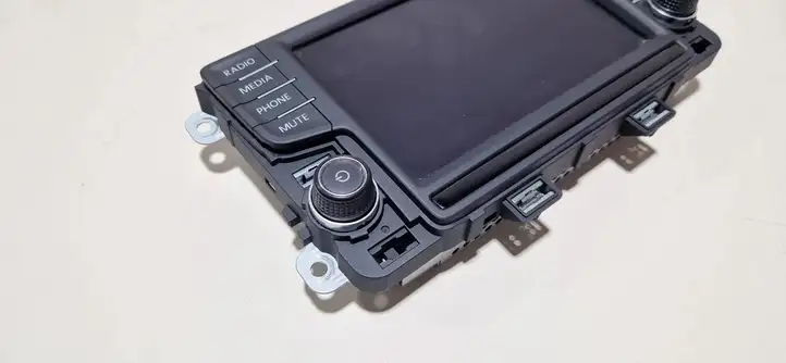 Volkswagen Polo VI (2015 - 2019) 6C0919603 Магнитола / мультимедийная система — фото 3
