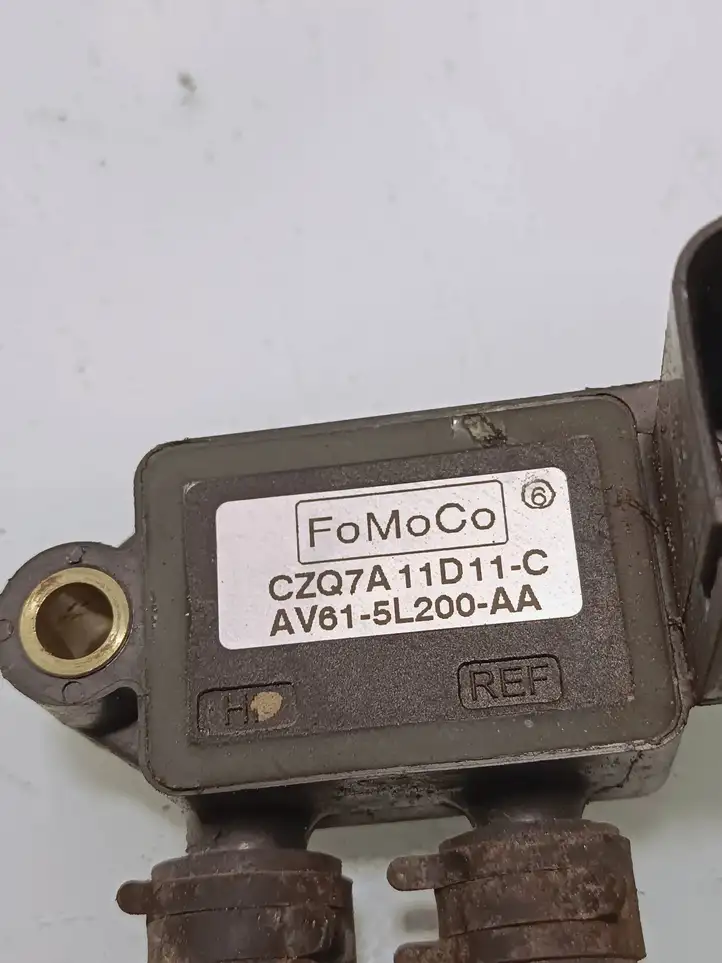 Ford Focus (2011 - 2015) Av615l200aa Датчик давления выхлопных газов — фото 4