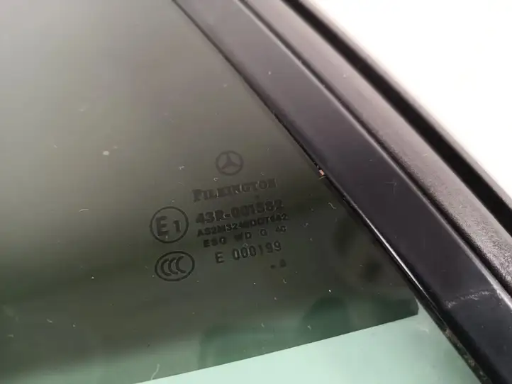 Mercedes-Benz SLK R172 (2011 - 2017) A1726700200 Заднее боковое стекло — фото 2