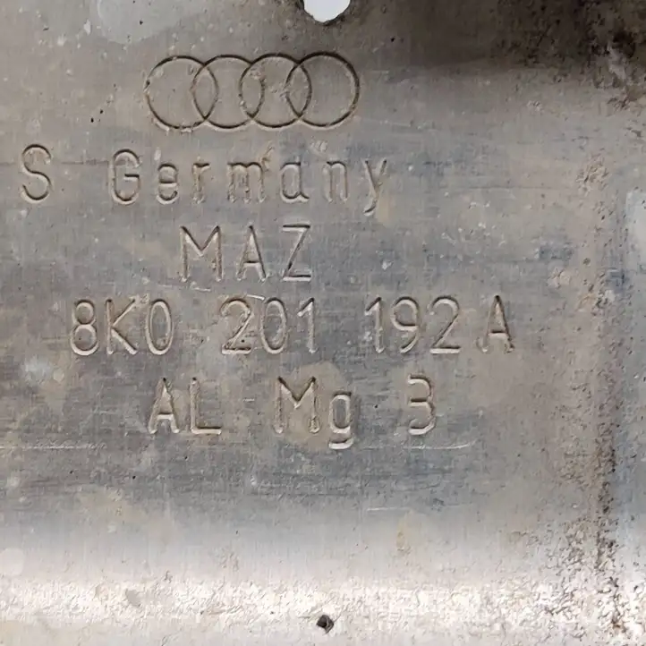 Audi A6 C7 (2011 - 2014) 8K0201192A Прочие детали моторного отсека — фото 2