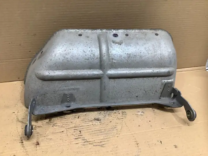 Volkswagen Bora (1998 - 2005) 022253035C Другая деталь (детали) коллектора выброса — фото 1