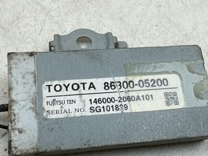 Toyota Avensis T270 (2009 - 2012) 8630005200 Усилитель антенны — фото 3