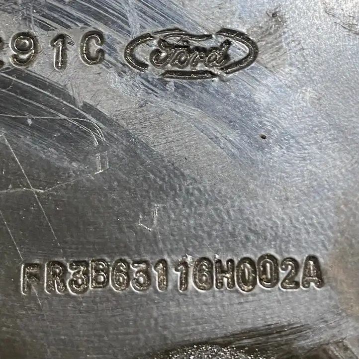 Ford Mustang VI (2015 - ) FR3B63116H002A Площадка аккумулятора — фото 3