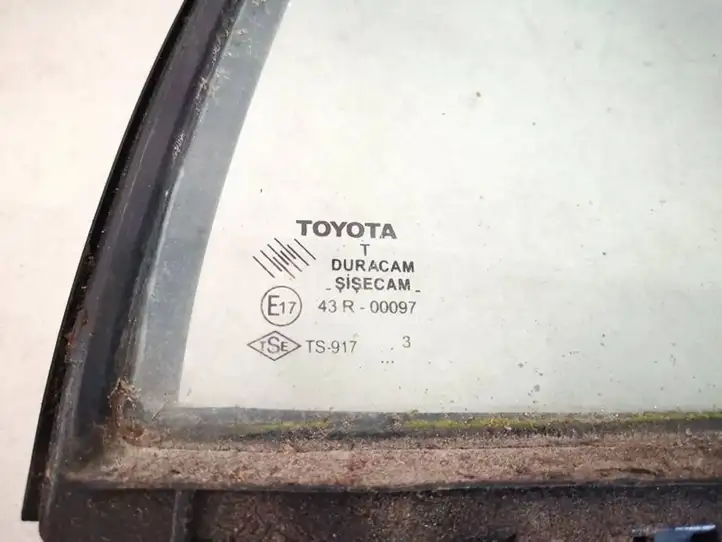Toyota Corolla E120 E130 (2000 - 2004) 6818813080 Форточка двери — фото 2