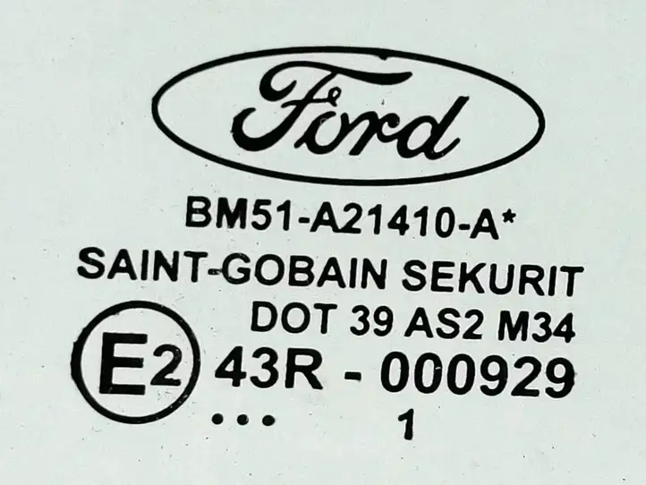 Ford Focus (2011 - 2015) BM51A21410A Стекло передней двери — фото 2