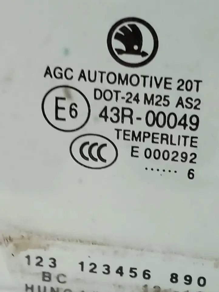 Skoda Octavia Mk3 (5E) (2013 - 2019) 43R00049 Стекло передней двери — фото 2