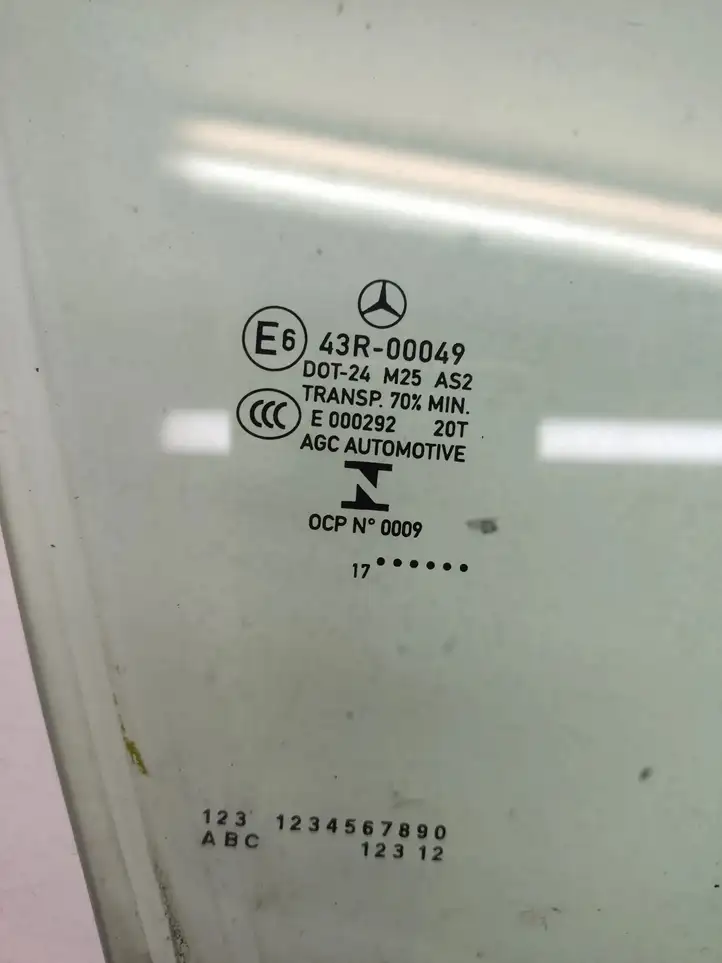 Mercedes-Benz A W176 (2012 - 2018) 43R00049 Стекло передней двери — фото 3