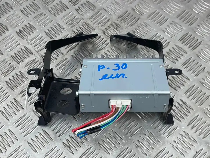 Toyota Prius (XW30) (2009 - 2015) 8610047100 Усилитель звука — фото 3
