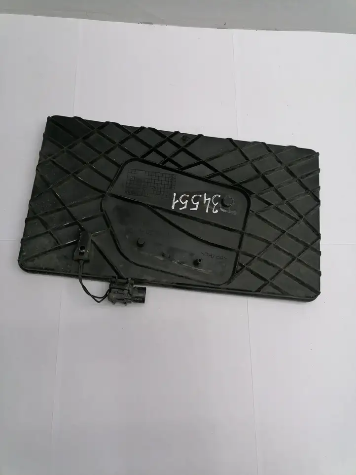 Toyota Avensis T250 (2006 - 2009) 7443105080 Площадка аккумулятора — фото 4