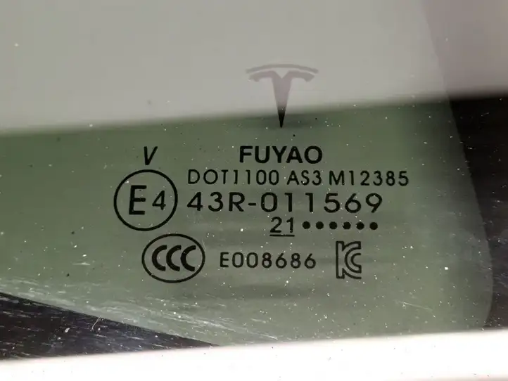 Tesla Model Y (2019 - 2024) 1600809-00-A Заднее боковое стекло — фото 3