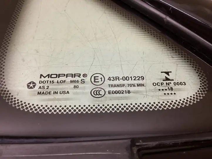 Chrysler Pacifica (2016 - ) 43R001229 Треугольное стекло кузова — фото 3