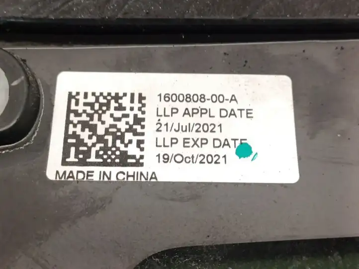Tesla Model Y (2019 - 2024) 1600808-00-A Заднее боковое стекло — фото 2