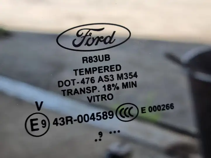 Ford Escape IV (2020 - ) LJ6BS29751 Заднее боковое стекло — фото 3