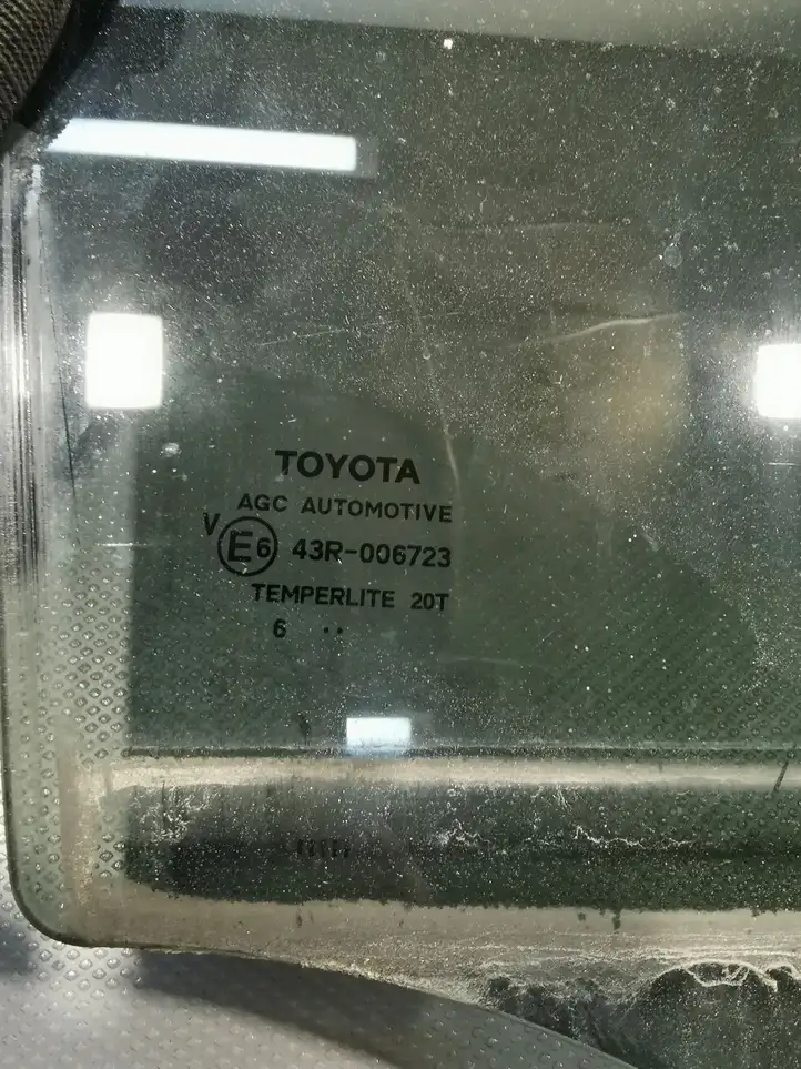 Toyota Avensis T270 (2015 - 2018) Стекло задней двери — фото 3