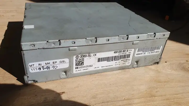 Audi A4 (2011 - 2015)  4G0035061K Радио/ проигрыватель CD/DVD / навигация