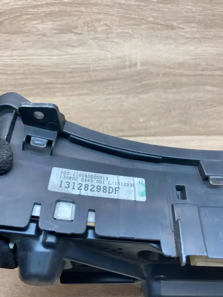 Opel Corsa C (2000 - 2003)  13128298DF Спидометр (приборный щиток)