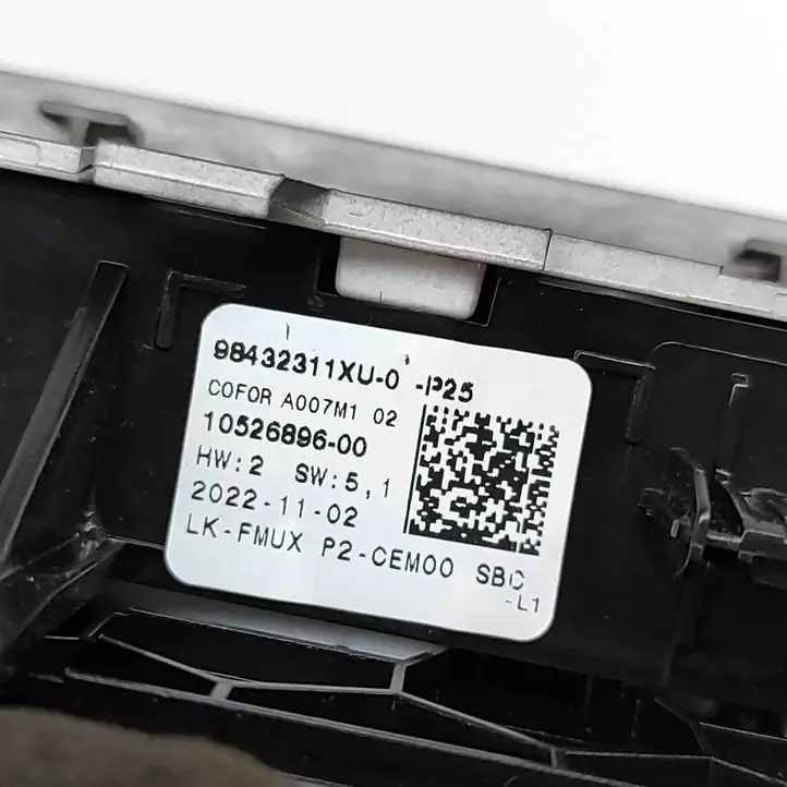 Peugeot 2008 II (2019 - ) 98432311XU Блок кнопок на панели — фото 5