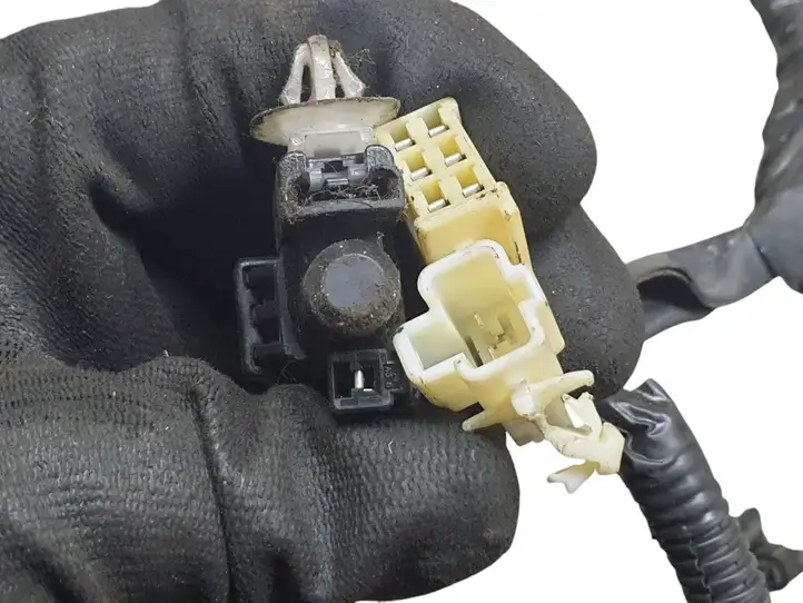 Toyota Prius (XW30) (2009 - 2015) 82162 Прочая электропроводка — фото 10