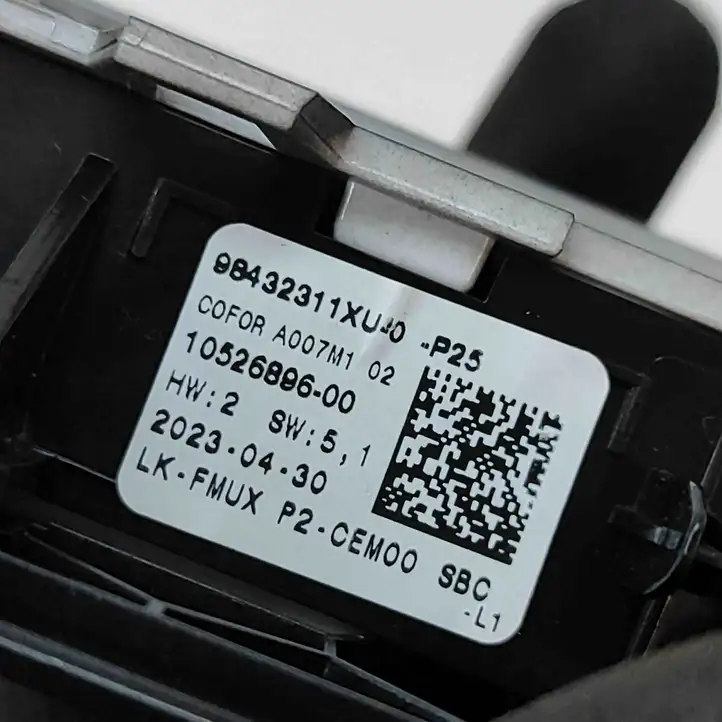 Peugeot 2008 II (2019 - ) 98432311XU Блок кнопок на панели — фото 5