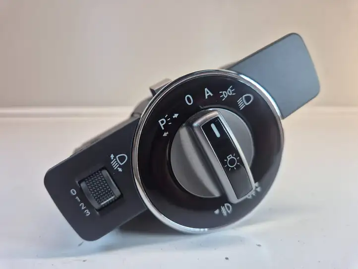 Mercedes-Benz C W204 (2007 - 2014) A2045453004 Включатель фонарей — фото 1