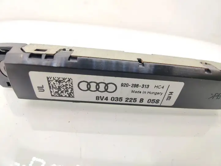 Audi A3/S3 8V (2012 - 2016) 8V4035225B Усилитель антенны — фото 3