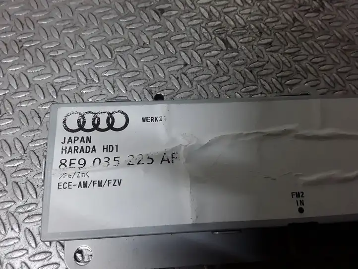 Audi A4 S4 B7 8E 8H (2004 - 2009) 8E0035225AF Усилитель антенны — фото 3
