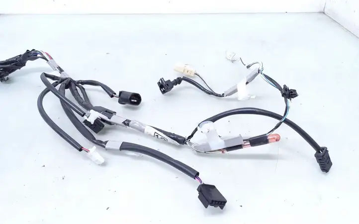 Toyota Avensis T270 (2009 - 2012) 8218405140F Жгут проводов крышки багажника — фото 2