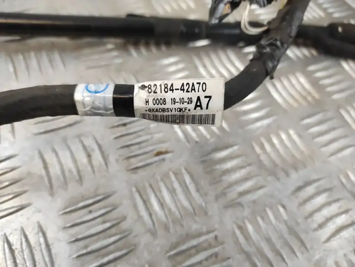 Toyota RAV 4 (XA50) (2018 - ) 8218442A70 Жгут проводов крышки багажника — фото 4