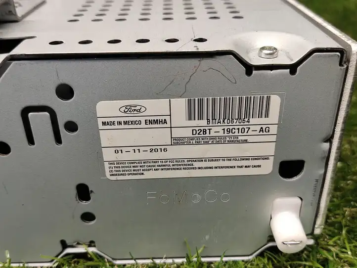 Ford Fiesta (2013 - 2017) D2BT19C107AG Магнитола / мультимедийная система — фото 2