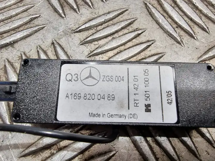 Mercedes-Benz B-class W245 (2005 - 2008) A1698200489 Усилитель антенны — фото 5