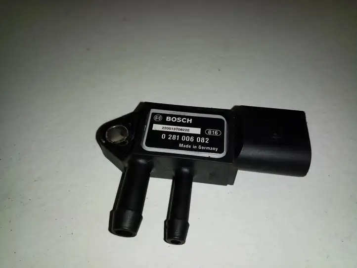 Audi Q3 8U (2011 - 2014) 0281006082 Датчик давления выхлопных газов — фото 3
