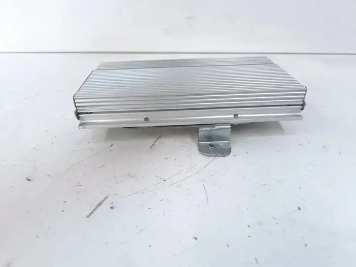 Dodge Grand Caravan (2007 - 2020) 05107086AI Усилитель звука — фото 2
