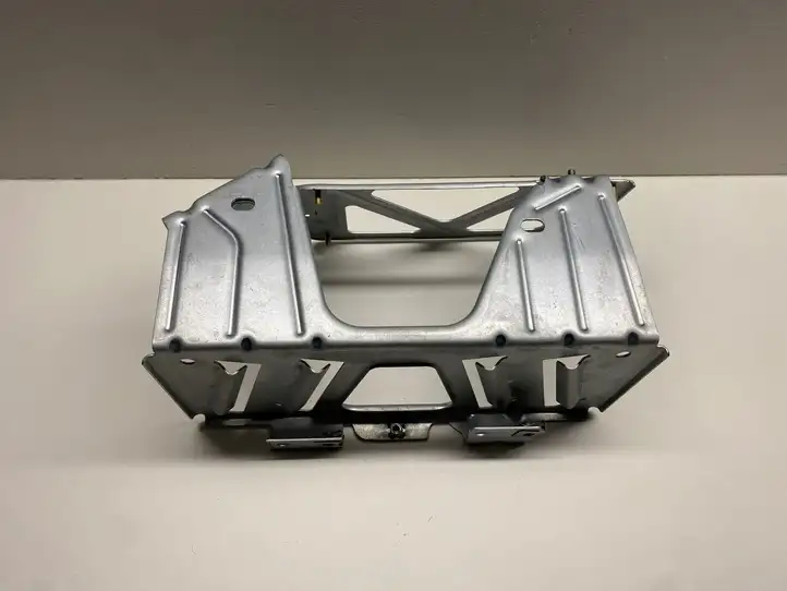 BMW 6 F12 F13 (2010 - 2018) 9174269 Кронштейн усилителя звука — фото 2