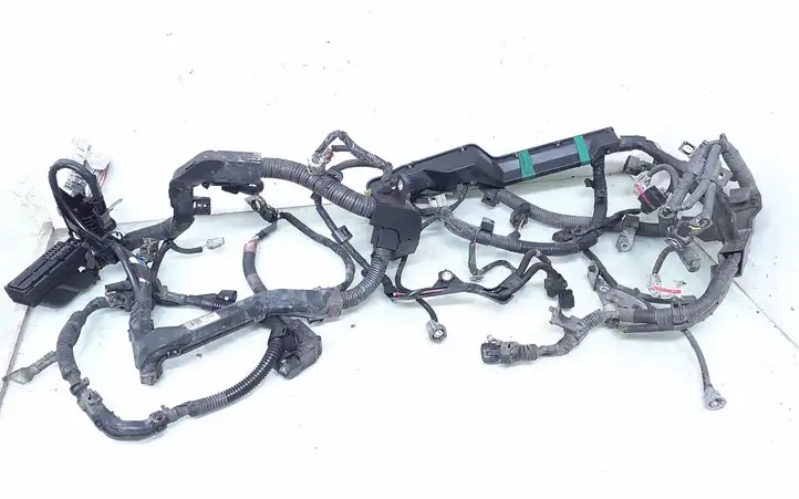 Toyota Avensis T270 (2009 - 2012) 8212105B80F Проводка двигателя — фото 1