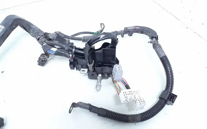 Toyota Avensis T270 (2009 - 2012) 8212105B80F Проводка двигателя — фото 4