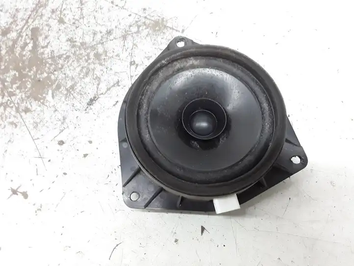 Toyota Avensis Verso (2001 - 2004) 8616044130 Динамики задних дверей — фото 1