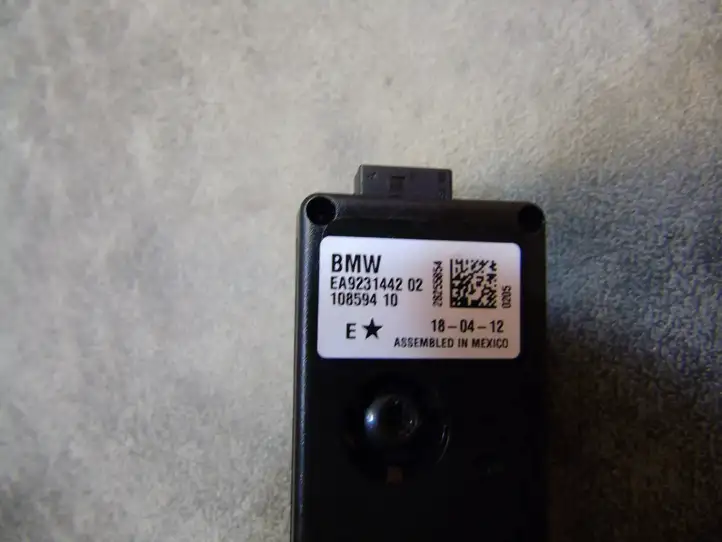BMW 3 F30 F35 F31 (2012 - 2018) 10859410 Усилитель антенны — фото 3