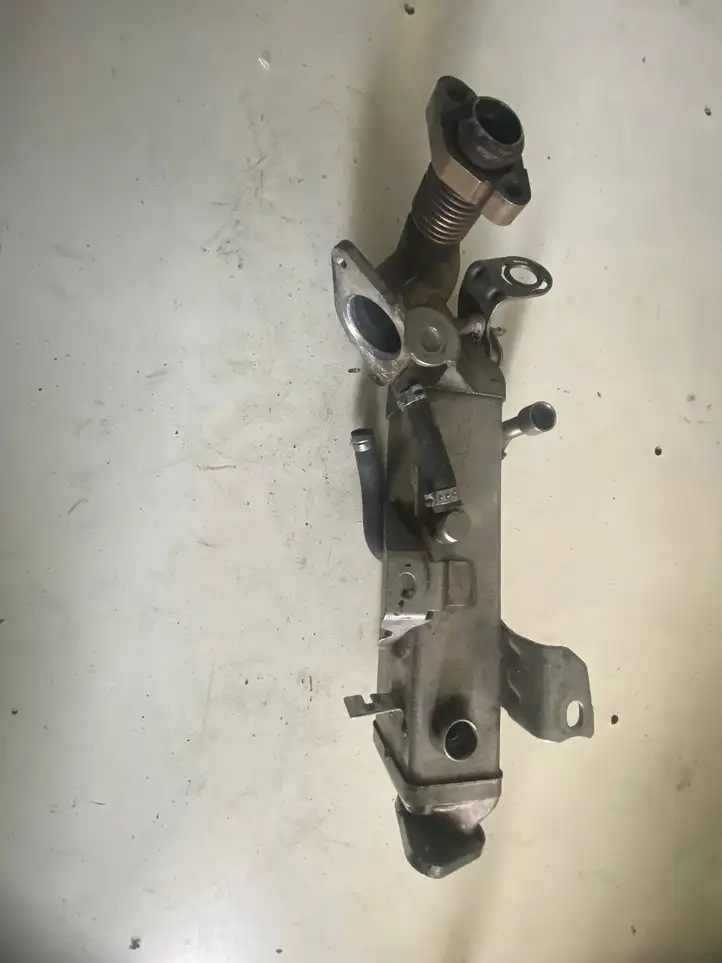 BMW 1 F20 F21 (2011 - 2019) 7810751 Охладитель клапана EGR — фото 2