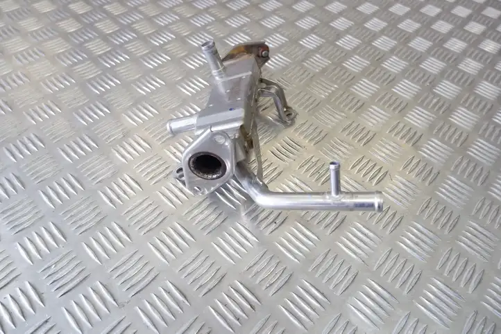Toyota Prius (XW30) (2009 - 2015) 2560137010 Охладитель клапана EGR — фото 6