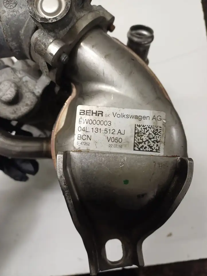 Volkswagen Golf VII (2013 - 2019) 04L131512AJ Охладитель клапана EGR — фото 5