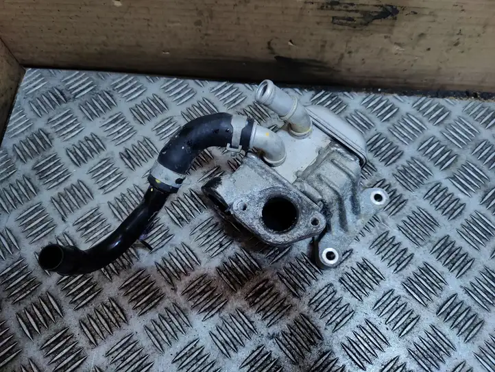 Hyundai i30 (2017 - ) 201807162817 Охладитель клапана EGR — фото 2