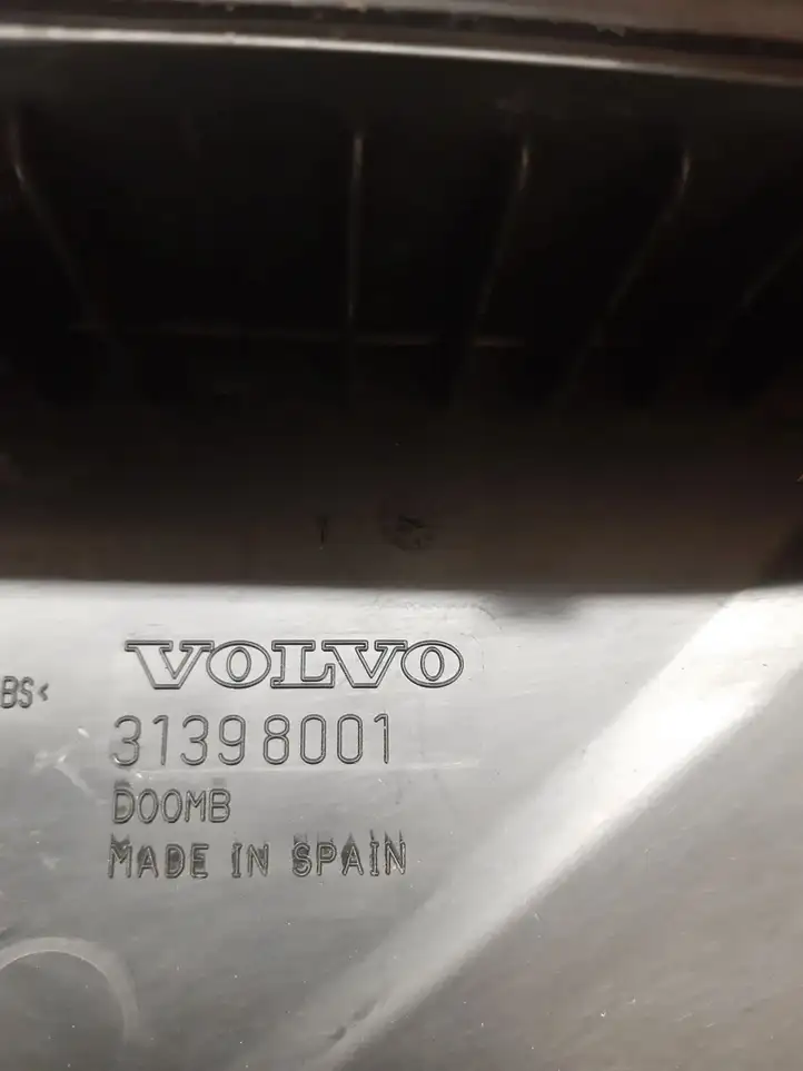 Volvo XC90 (2014 - 2019) 31398001 Крышка ящика предохранителей — фото 3