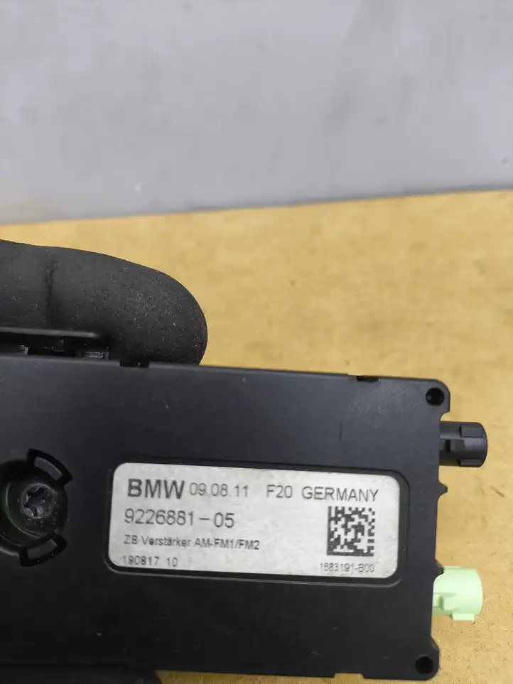 BMW 1 F20 F21 (2011 - 2019) 9226881 Усилитель антенны — фото 2