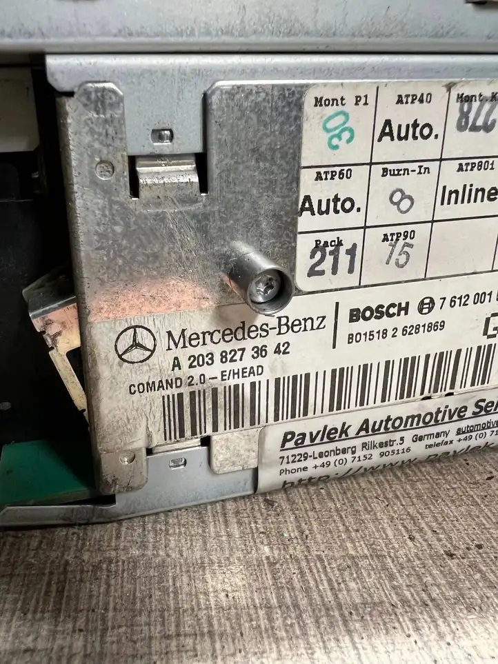 Mercedes-Benz C W203 (2000 - 2007) A2038273642 Магнитола / мультимедийная система — фото 3