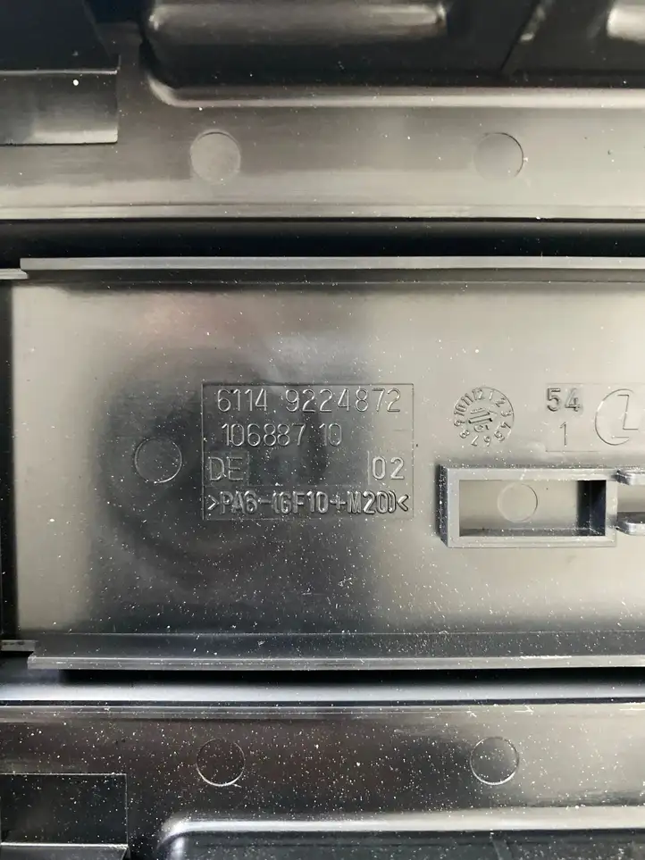 BMW 3 F30 F35 F31 (2012 - 2018) 9224872 Крышка ящика предохранителей — фото 4