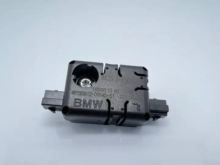 BMW 5 F10 F11 (2009 - 2016) 9185474 Усилитель антенны — фото 1