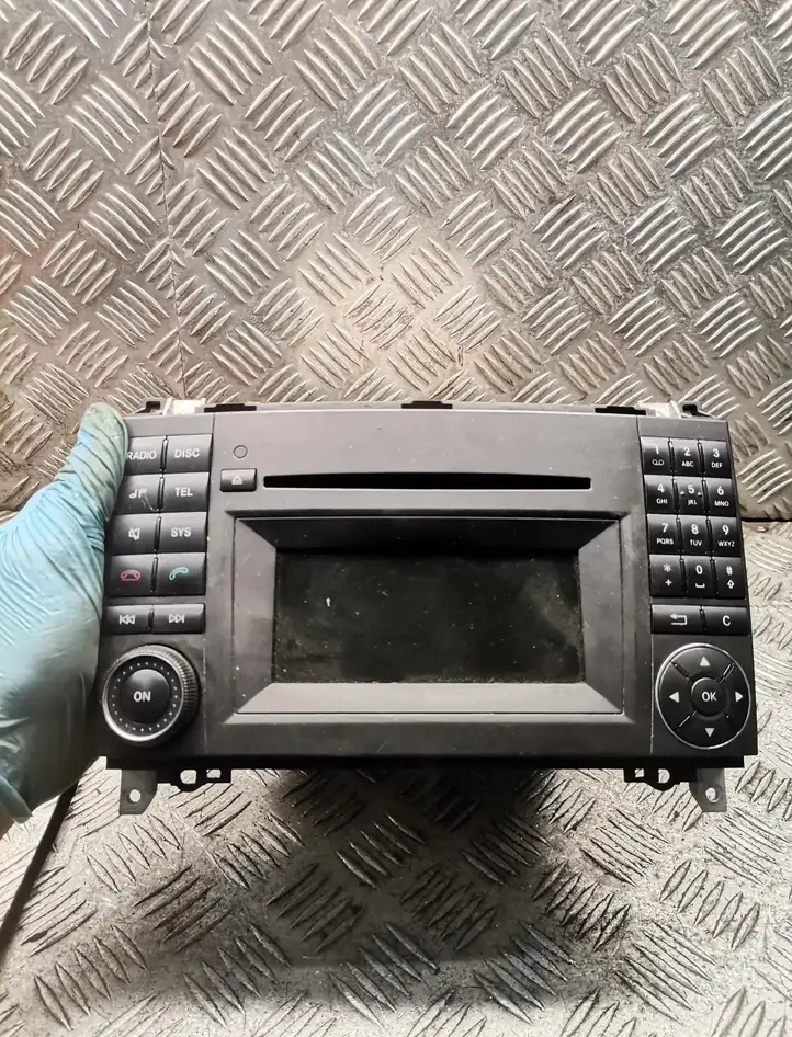 Mercedes-Benz Sprinter W906 (2006 - 2018) Магнитола / мультимедийная система — фото 1
