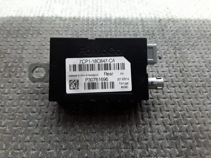 Ford B-MAX (2012 - 2018) 7CP118C847CA Усилитель антенны — фото 1